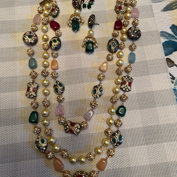 Jewelry - Multicolor long necklace with earrings.